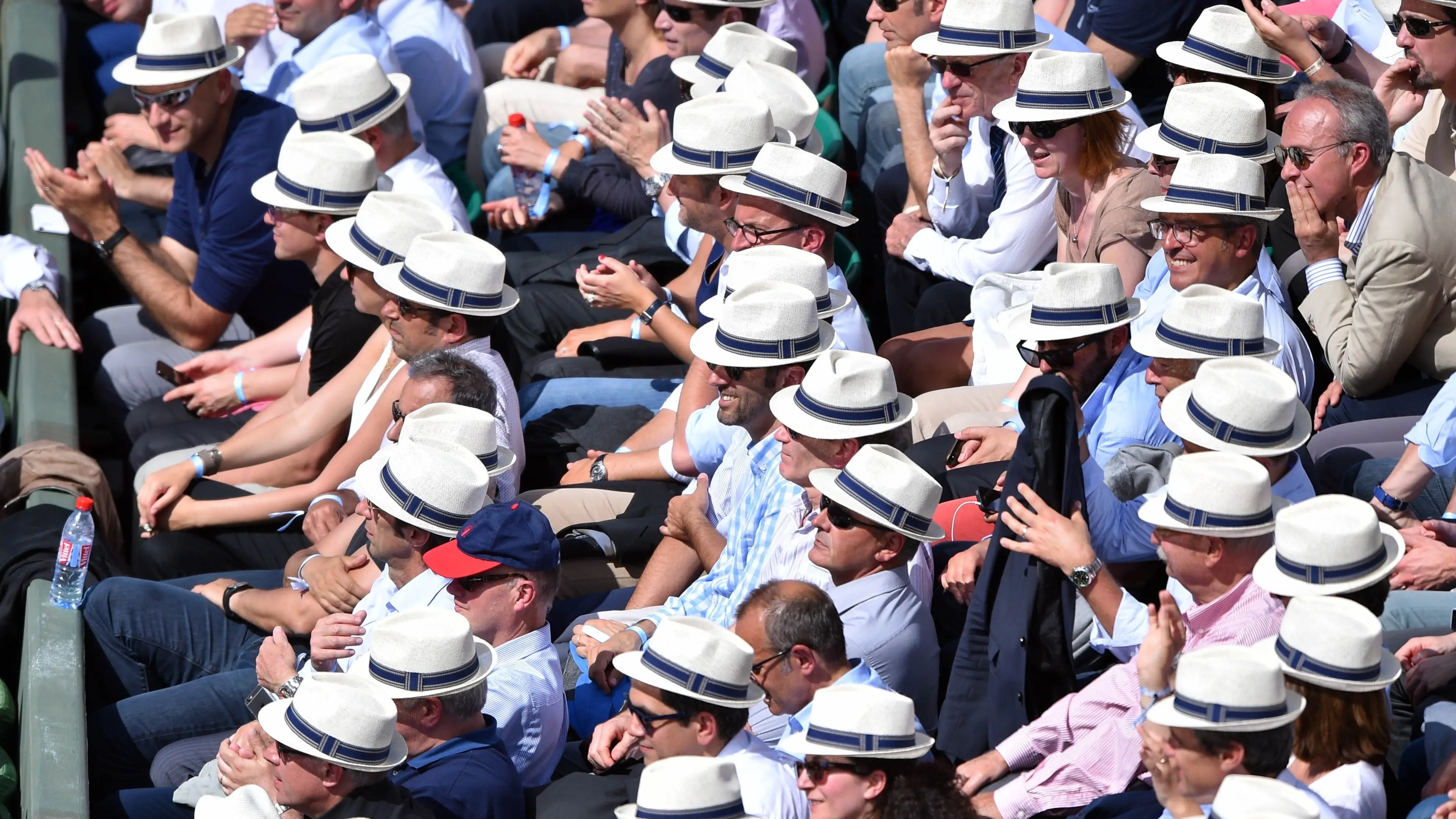 Espectadores de Roland Garros en la Philippe-Chatrier Espectadores de Roland Garros en la Philippe-Chatrier