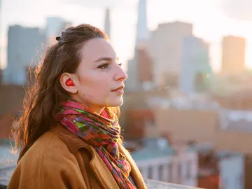El auricular que traduce el idioma en tiempo real El auricular que traduce el idioma en tiempo real
