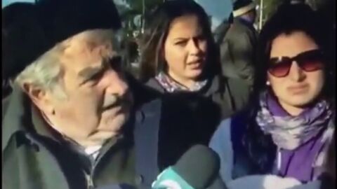 Frame 0.878295 de: Mujica: Maduro est&aacute; loco como una cabra