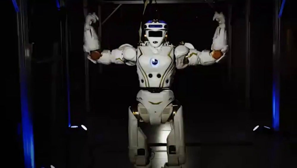 Frame 16.961936 de: La NASA entrena a robots humanoides para mandarlos a Marte.