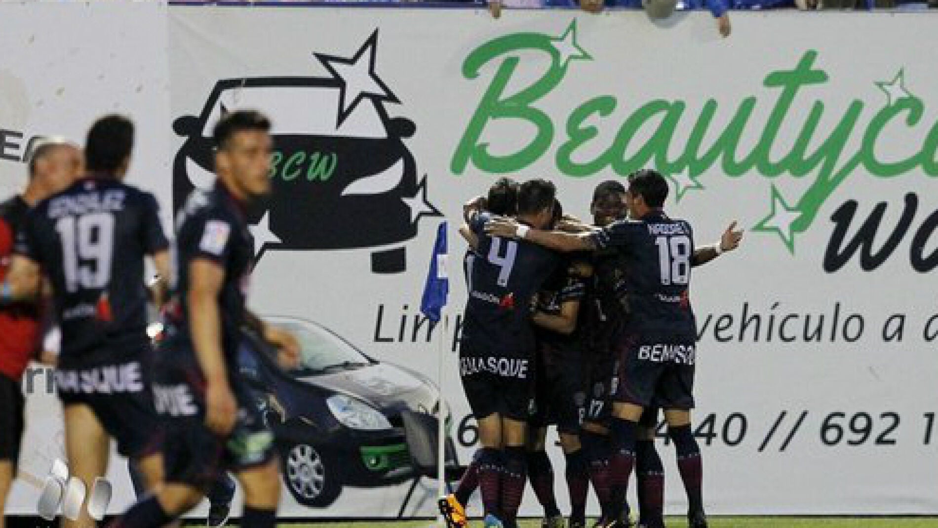 El Huesca celebra un gol en Butarque