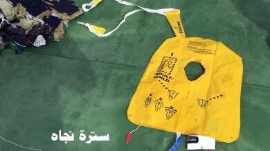 Egyptair advierte a los familiares de las víctimas de que la identificación de los cuerpos llevará varias semanas