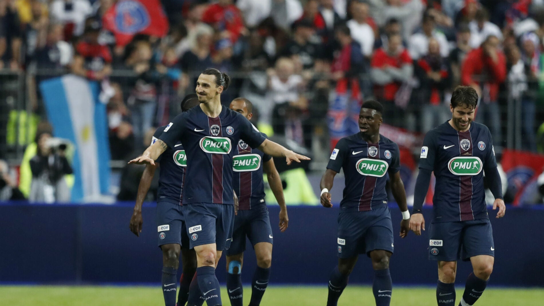 Ibrahimovic celebra un gol con el PSG