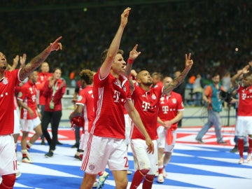 Los jugadores del Bayern celebran la Copa de Alemania