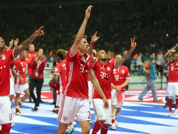 Los jugadores del Bayern celebran la Copa de Alemania Los jugadores del Bayern celebran la Copa de Alemania