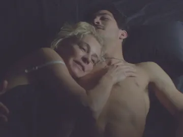 Claudia y Carlos se acuestan por segunda vez Claudia y Carlos se acuestan por segunda vez