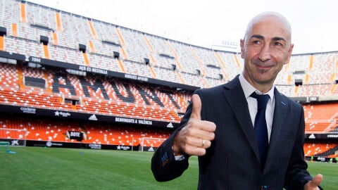 Paco Ayestar&aacute;n, levanta el pulgar