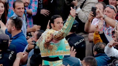 David Mora reaparece en San Isidro y sale por la puerta grande 