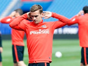 Griezmann, durante un entrenamiento con el Atlético