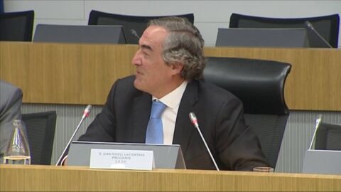 Frame 3.620436 de: Rosell pide que se regulen las puertas giratorias para que los directivos cobren lo mismo en el sector p&uacute;blico y en el privado