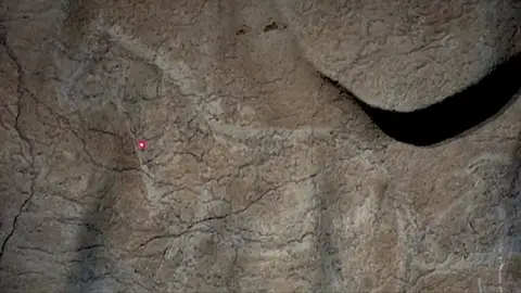 Frame 5.028348 de: Descubierto en Vizcaya un "santuario" con al menos 70 grabados rupestres Frame 5.028348 de: Descubierto en Vizcaya un "santuario" con al menos 70 grabados rupestres