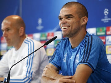 Pepe, durante la rueda de prensa con Zinedine Zidane