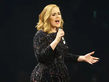 Adele, en un concierto en Hamburgo (Alemania) en Mayo de este año. Adele, en un concierto en Hamburgo (Alemania) en Mayo de este año.