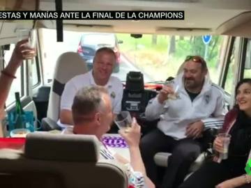 Aficionados del Madrid antes de la final