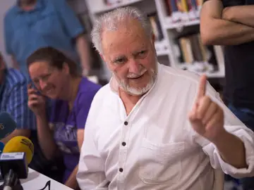 Julio Anguita, durante una rueda de prensa Julio Anguita, durante una rueda de prensa