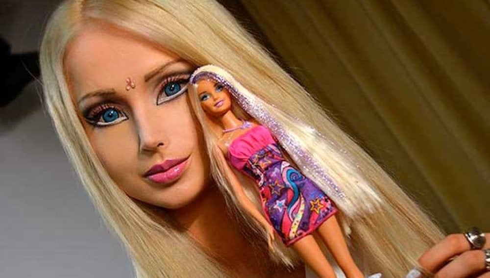 la barbie humana sin maquillaje