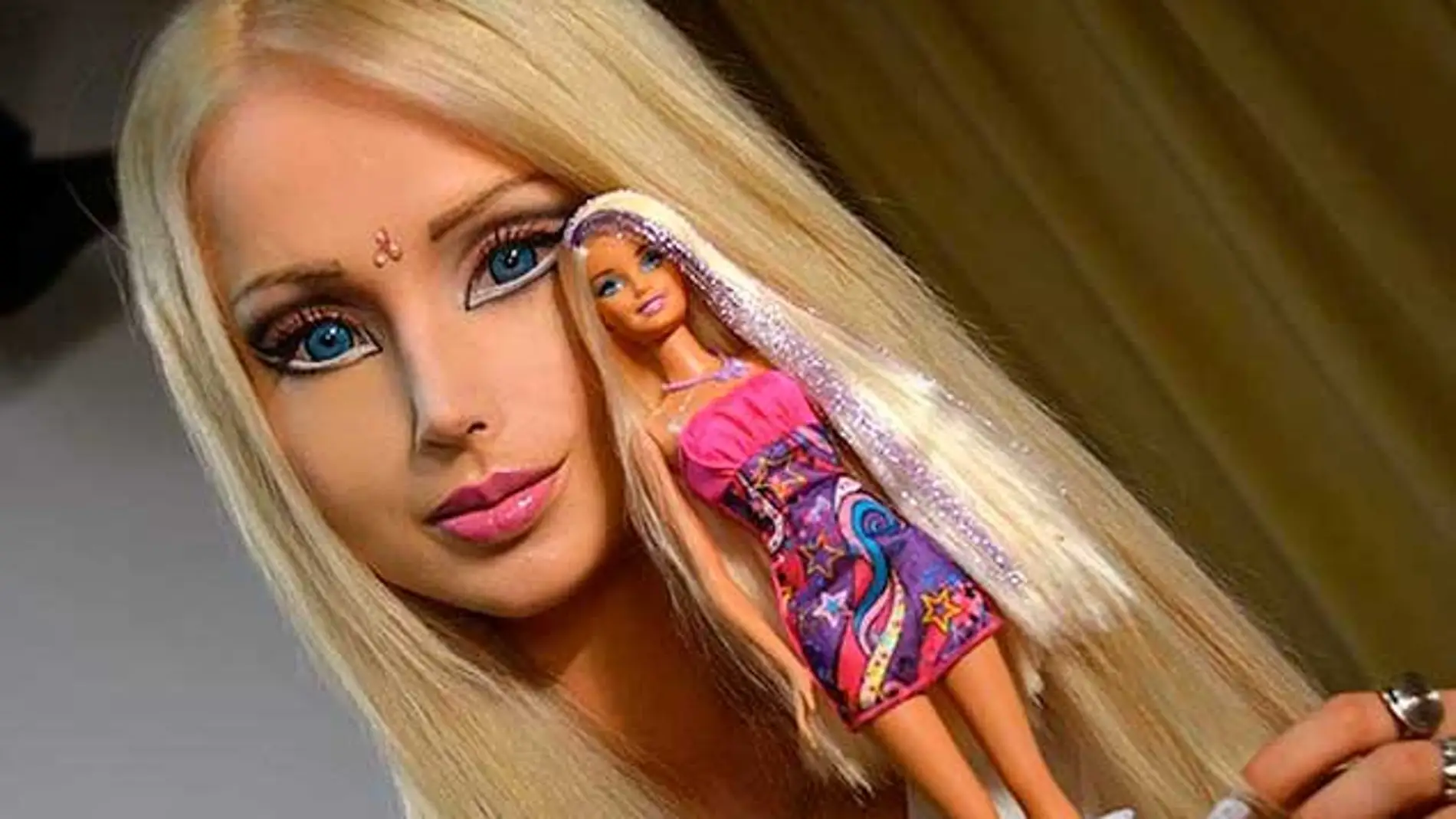 La Barbie humana, Valeria Lukyanova, muestra su cara real sin maquillaje