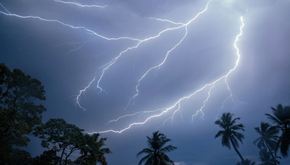 Rayos en el cielo