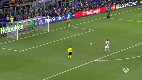 Cristiano en el momento de su penalti Cristiano en el momento de su penalti