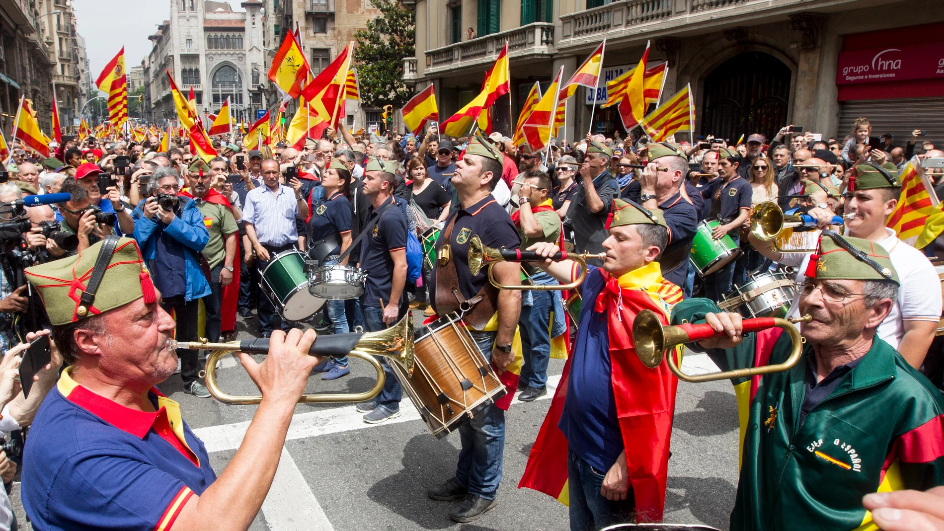 Manifestación convocada por la Hermandad de Caballeros Legionarios de Barcelona Manifestación convocada por la Hermandad de Caballeros Legionarios de Barcelona