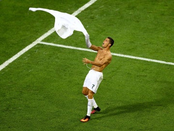 Cristiano Ronaldo tras ganar la Final de la Champions Cristiano Ronaldo tras ganar la Final de la Champions