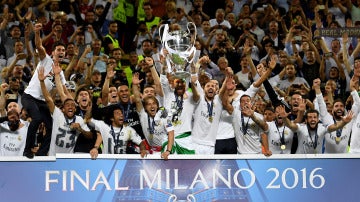 Ramos levanta la Undécima al cielo de Milán
