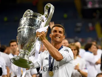 Cristiano Ronaldo levanta la Champions Cristiano Ronaldo levanta la Champions