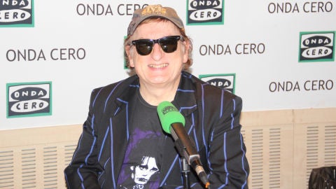 Javier Gurruchaga, cantante de la Orquesta Mondrag&oacute;n