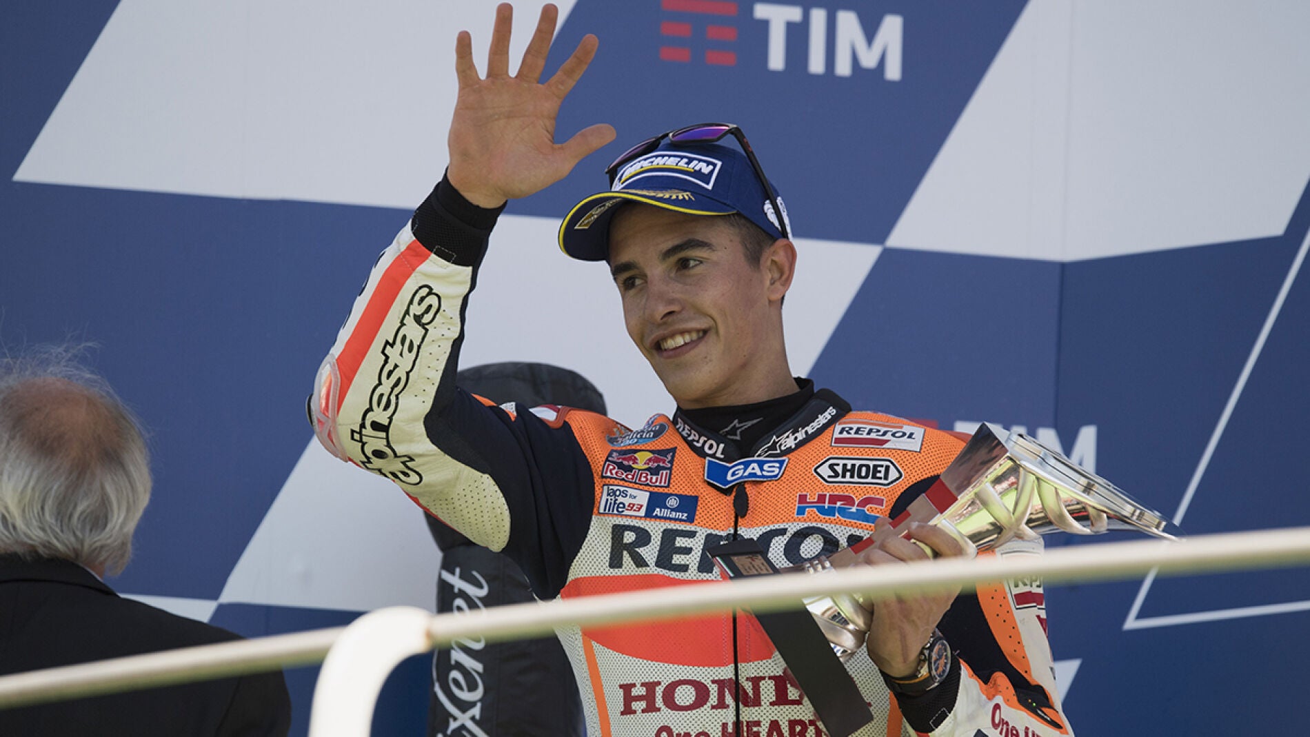 Marc M&aacute;rquez en el podio del MotoGP