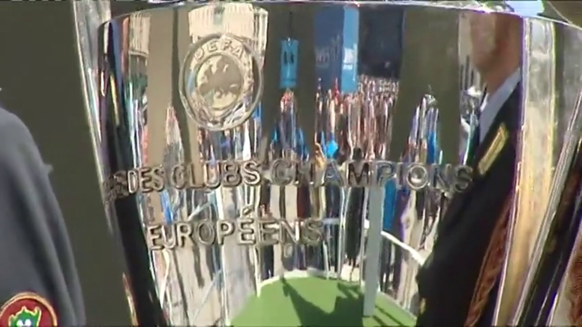 Frame 25.365414 de: Empieza el desembarco de madrile&ntilde;os en Mil&aacute;n