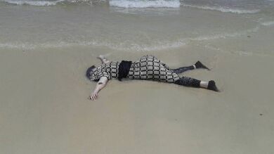 Hallan al menos 117 cadáveres en una playa de Libia tras un supuesto naufragio