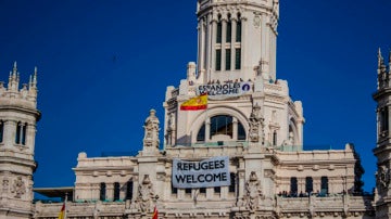 'Españoles Welcome', la pancarta colgada por un grupo de Neonazis