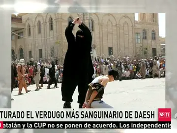 Frame 14.310147 de: El ejército sirio captura al verdugo más sanguinario de Daesh, que amputaba extremidades a los niños Frame 14.310147 de: El ejército sirio captura al verdugo más sanguinario de Daesh, que amputaba extremidades a los niños