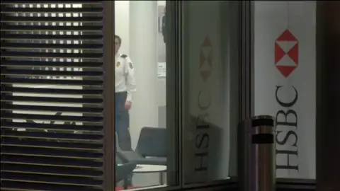 Frame 26.696795 de: La lista Falciani sacó a la luz los nombres de 130.000 supuestos evasores fiscales. Frame 26.696795 de: La lista Falciani sacó a la luz los nombres de 130.000 supuestos evasores fiscales.