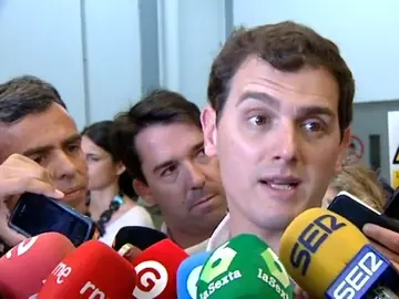 Frame 11.394974 de: Rivera pide a Aznar y González "remar en la misma dirección" tras el 26J Frame 11.394974 de: Rivera pide a Aznar y González "remar en la misma dirección" tras el 26J