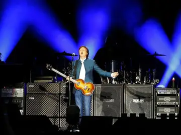 Paul McCartney en el escenario del Vicente Calderón. Paul McCartney en el escenario del Vicente Calderón.