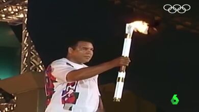 El encendido de la llama olímpica de Atlanta '96, una de las imágenes de la vida de Ali