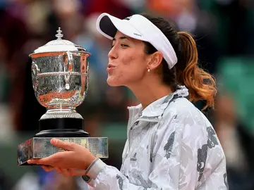 Muguruza besa su Roland Garros Muguruza besa su Roland Garros