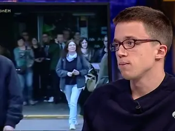 Frame 657.76433 de: Errejón: "Es posible que sea Pedro Sánchez quien tenga que hacer de árbitro entre el PP y nosotros" Frame 657.76433 de: Errejón: "Es posible que sea Pedro Sánchez quien tenga que hacer de árbitro entre el PP y nosotros"