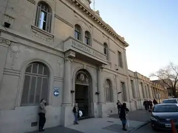 Fachada del Hospital eEspañol de Rosario (Argetina) donde falleció la niña. Fachada del Hospital eEspañol de Rosario (Argetina) donde falleció la niña.