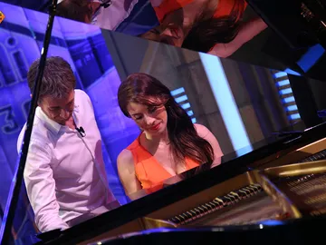 Así canta y toca el piano Pilar Rubio Así canta y toca el piano Pilar Rubio