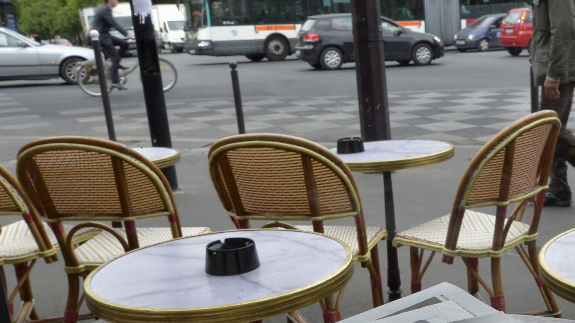 Una terraza de Par&iacute;s