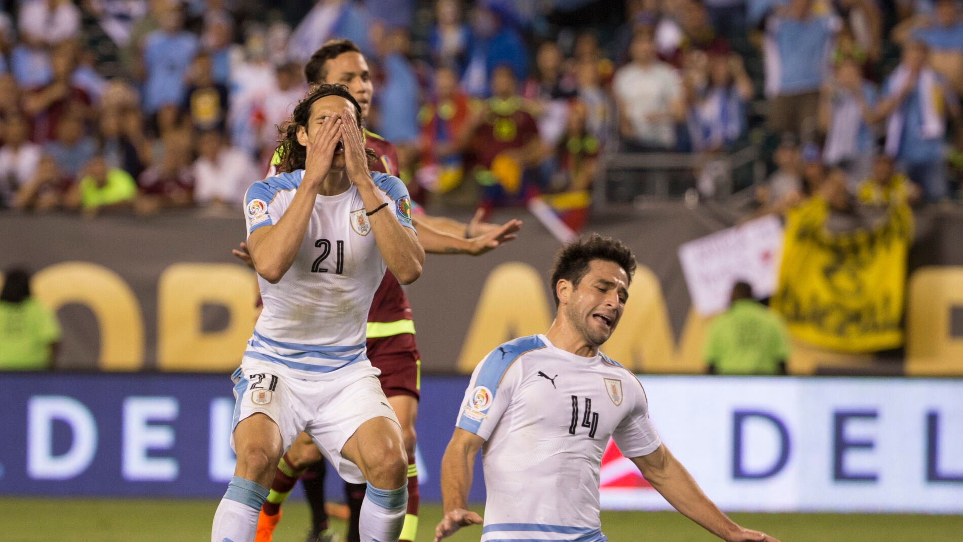 Lodeiro y Cavani lamentan la &uacute;ltima ocasi&oacute;n fallada por Uruguay