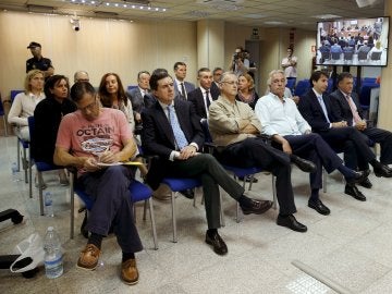 La infanta Cristina, Iñaki Urdangarin y el expresidente balear, Jaume Matas, entre otros acusados