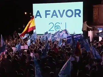 Frame 14.803436 de: Los partidos lanzan la batalla por el voto de los indecisos Frame 14.803436 de: Los partidos lanzan la batalla por el voto de los indecisos