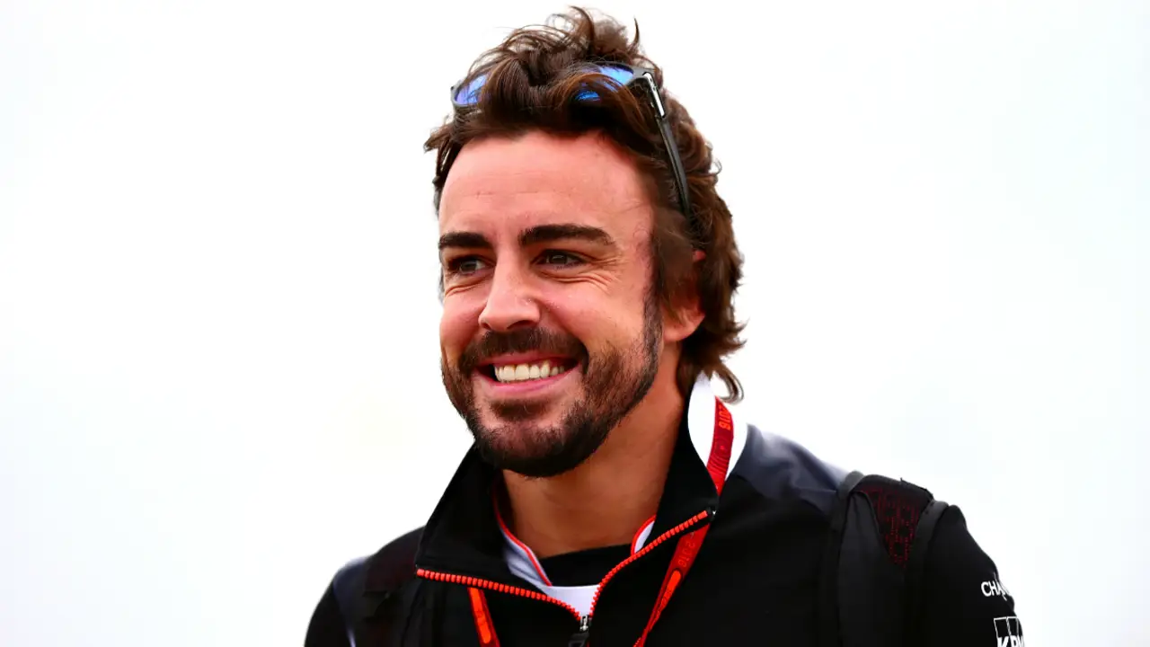 Alonso, sonriente