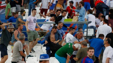 Aficionados rusos e ingleses siguen con su batalla dentro del Velodrome