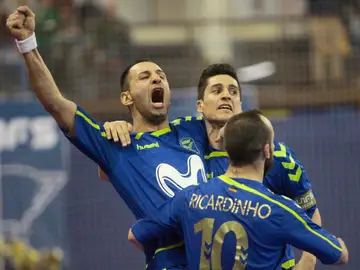 Los jugadores del Inter Movistar celebran la victoria Los jugadores del Inter Movistar celebran la victoria
