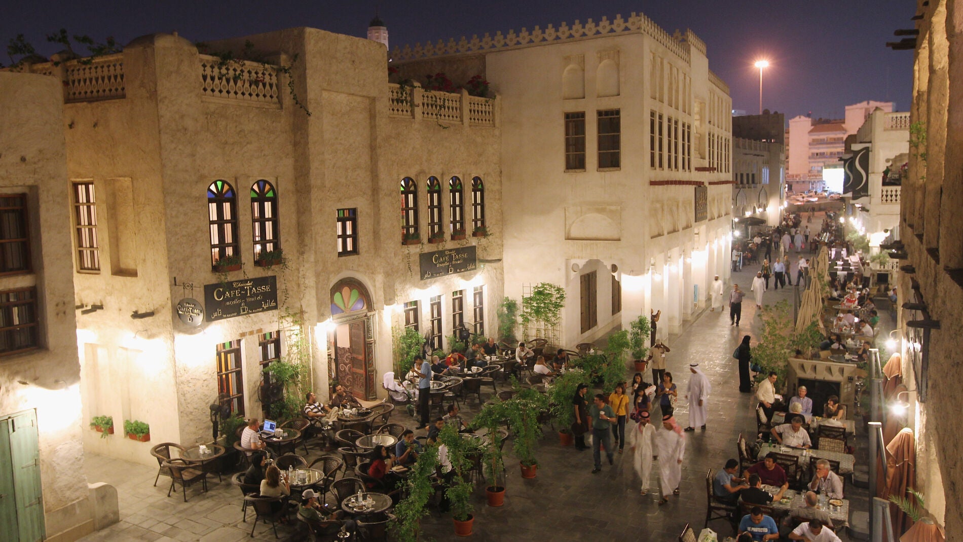 Tur&iacute;stica calle de Doha