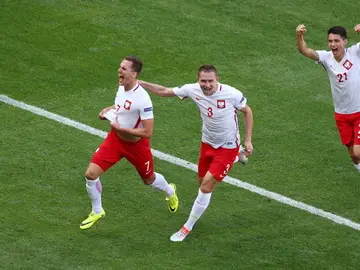 Los jugadores polacos celebran el gol de Milik Los jugadores polacos celebran el gol de Milik